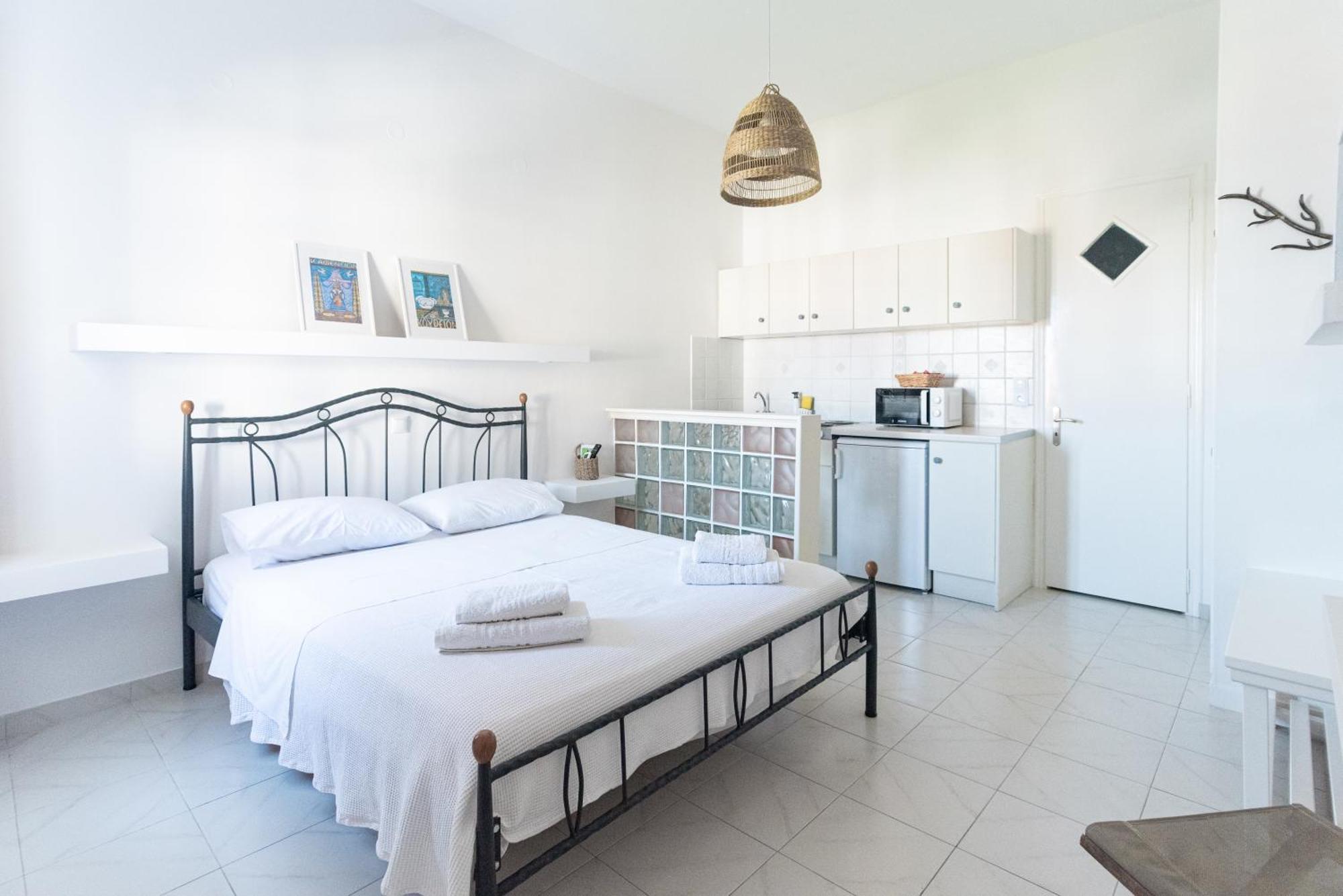 ספצס Theo Studios & Apartments מראה חיצוני תמונה