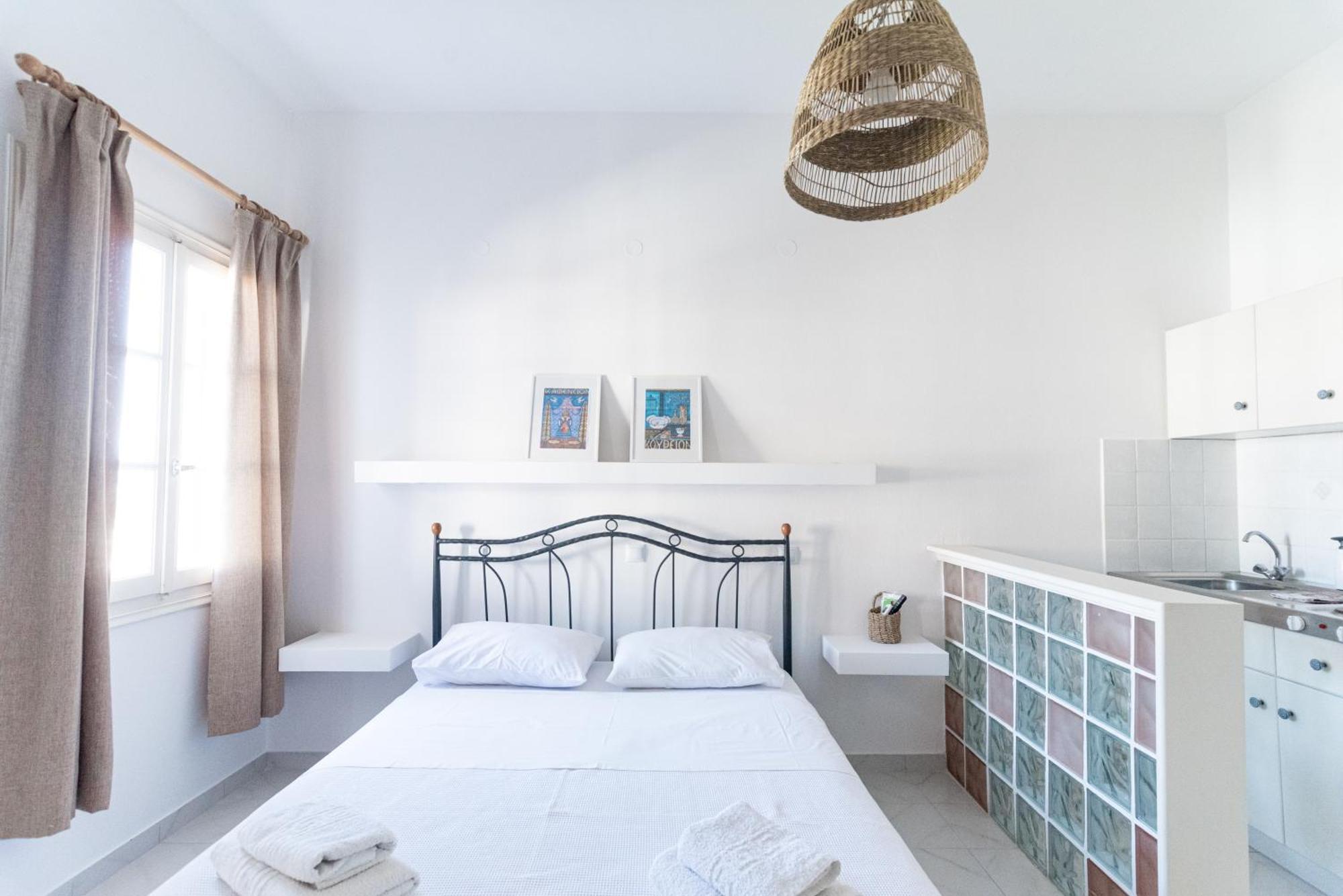 ספצס Theo Studios & Apartments מראה חיצוני תמונה