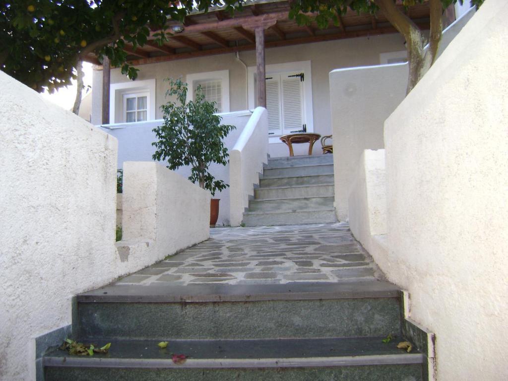ספצס Theo Studios & Apartments מראה חיצוני תמונה