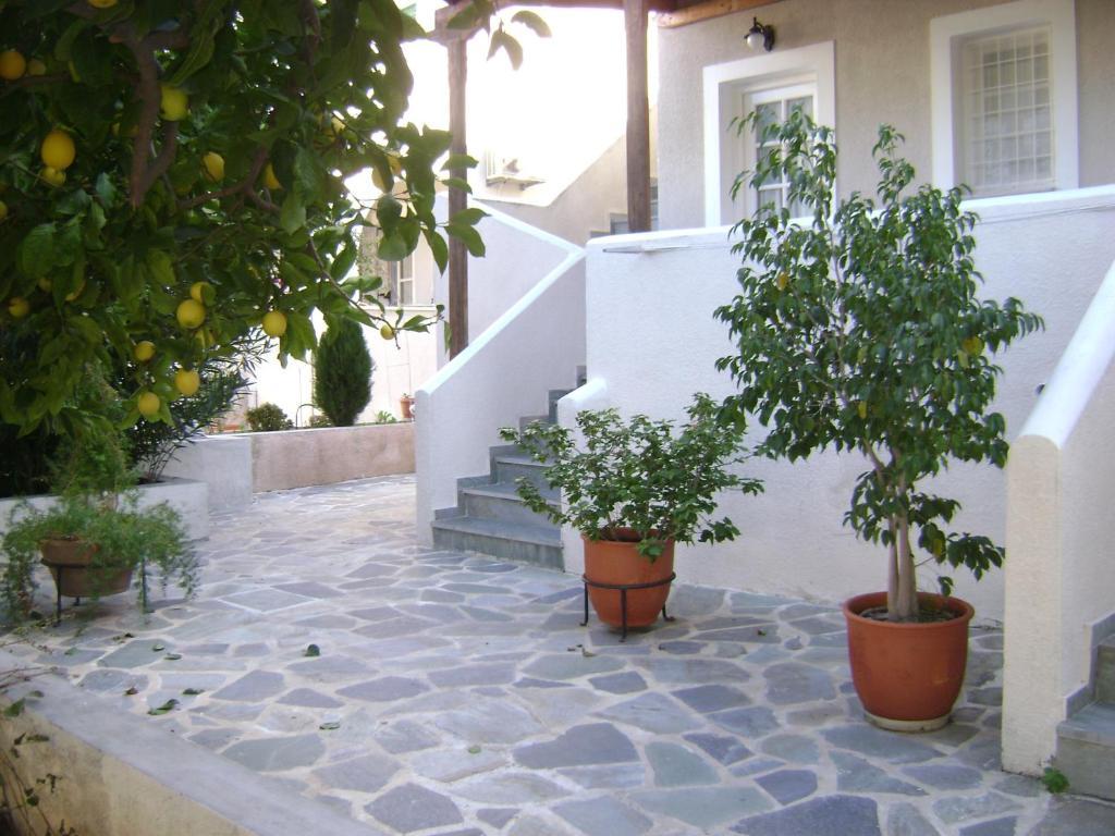 ספצס Theo Studios & Apartments מראה חיצוני תמונה