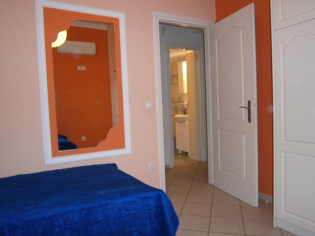 ספצס Theo Studios & Apartments חדר תמונה